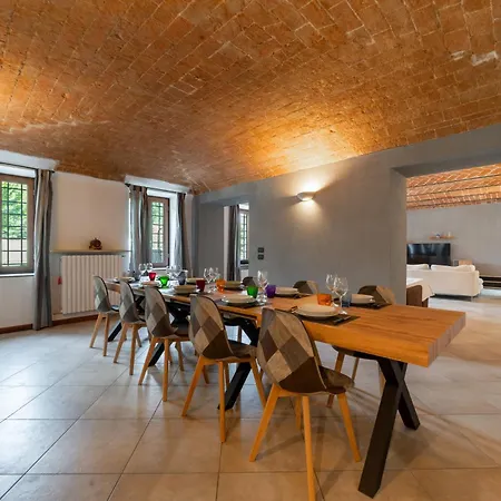 Exclusive With Swimming Pool And Tennis Area Villa