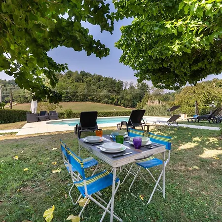 Exclusive With Swimming Pool And Tennis Area *